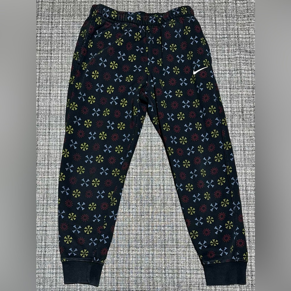 Nike Sportswear Club Fleece Multicolor Monogram Joggers- Men Size Small